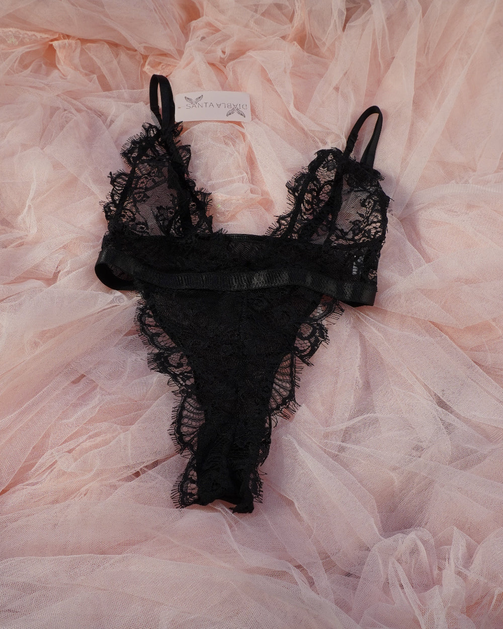 Girly black body